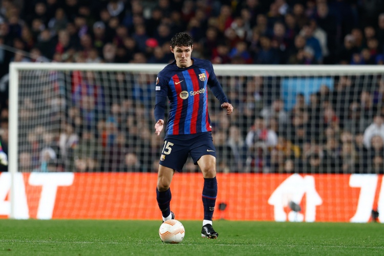 凤凰体育平台-记者：克里斯滕森相信自己能成为巴萨的主力中后卫，与库巴西搭档