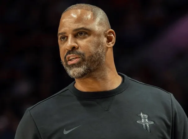 凤凰体育平台-火箭本赛季关键时刻取得7胜12负，命中率39.5/25.0/73.8%